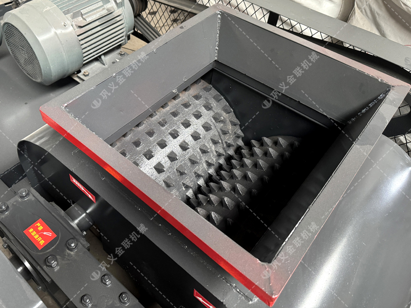 采購雙齒輥破碎機(jī)必問的7個(gè)問題！少問一個(gè)都可能被坑？